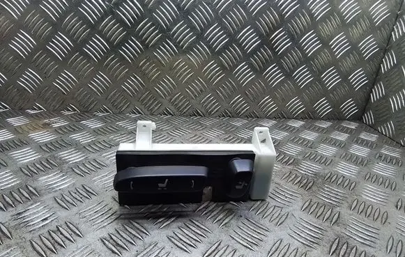 Lexus IS 220D-250-350 Seat control switch 