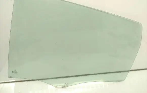 Mercedes-Benz B W245 Rear windscreen/windshield window 43R001583 E000199 AS2M3232DOT682