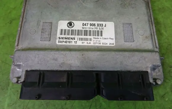 Skoda Fabia Mk1 (6Y) Engine control unit/module 047906033J