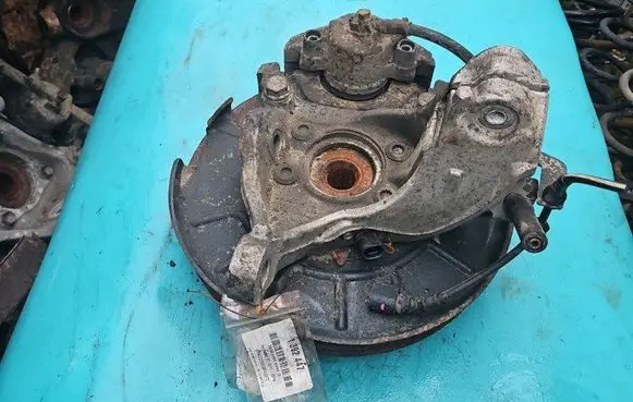 Volkswagen PASSAT B7 Front wheel hub spindle knuckle IMPRK1392445
