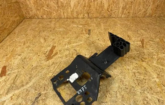 Audi e-tron Fender mounting bracket 4KE805430 4K805554A