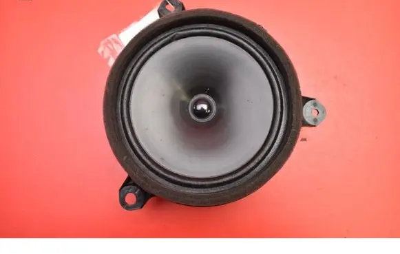 Toyota Yaris Subwoofer speaker 86160-0D450