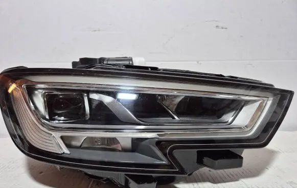 Audi A3 S3 8V Headlight/headlamp 8V0941034AF