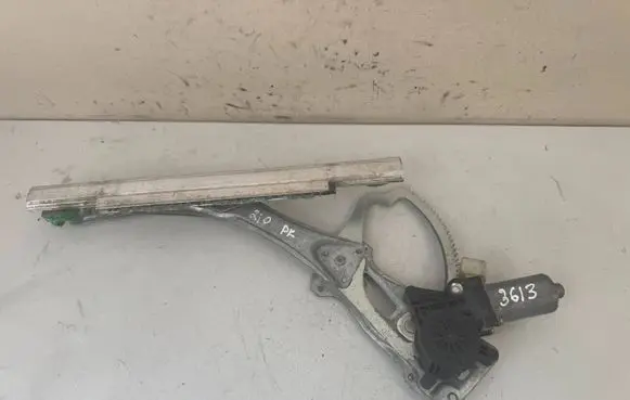 Mercedes-Benz E W210 Front door window regulator with motor 0130821708