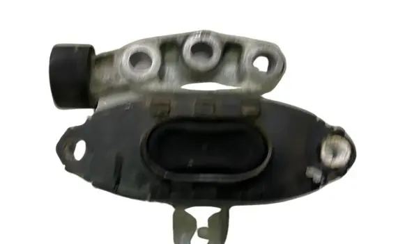 Opel Mokka Engine mount bracket 95135160