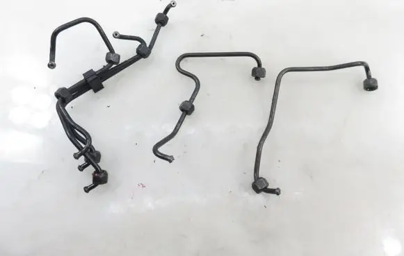 Volkswagen Transporter - Caravelle T4 Fuel injector supply line/pipe 