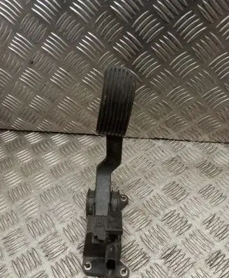 Mercedes-Benz Vito Viano W638 Accelerator throttle pedal A9013000404