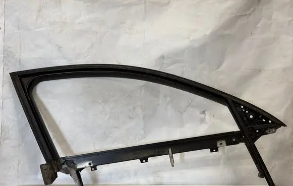 Audi A6 S6 C6 4F Front door window/glass frame 4F0867382C
