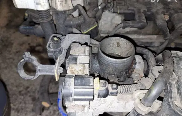 Fiat Punto (188) Throttle valve