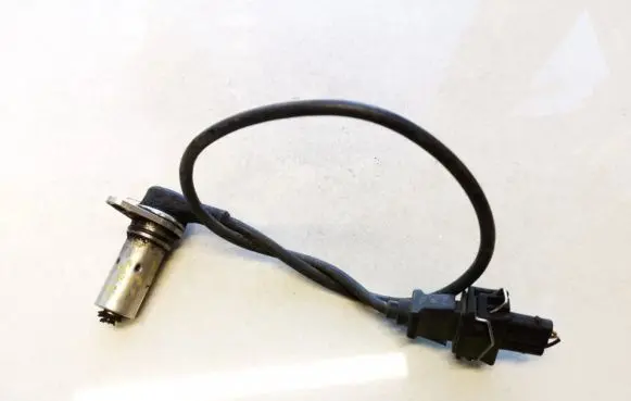 Volkswagen Polo III 6N 6N2 6NF Crankshaft position sensor 028907319b