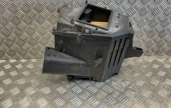 Volvo XC90 Air filter box 30636845