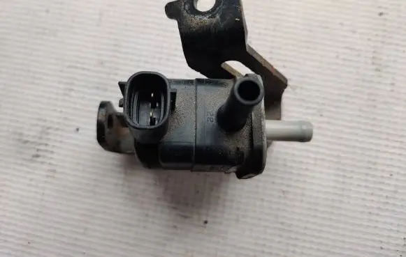 Toyota Avensis T250 Turbo solenoid valve 9091012276