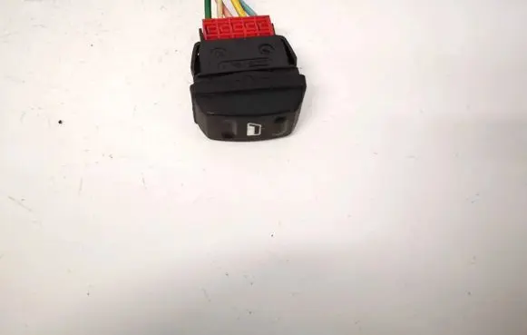 Citroen Xsara Picasso Electric window control switch 22681