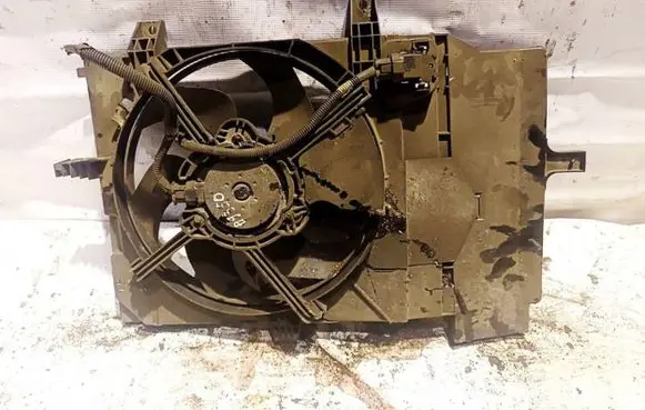 Nissan Note (E11) Radiator cooling fan shroud 21481AX800