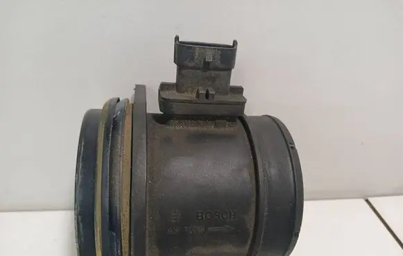 Volvo V70 Mass air flow meter 0281002972 30785472 8G9N12B579AA