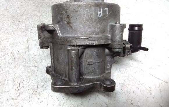 Renault Laguna II Vacuum pump D163451323 2A020205