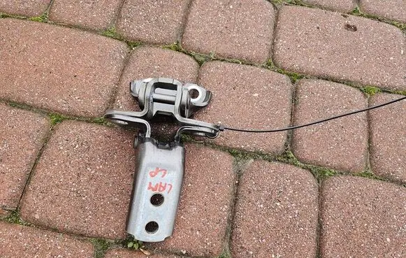Toyota Camry VIII XV70 Front door lower hinge OPELCZESCI.com-C43