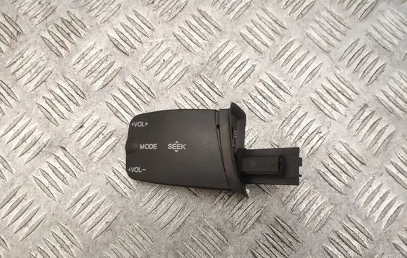 Ford Focus Sound control switch 