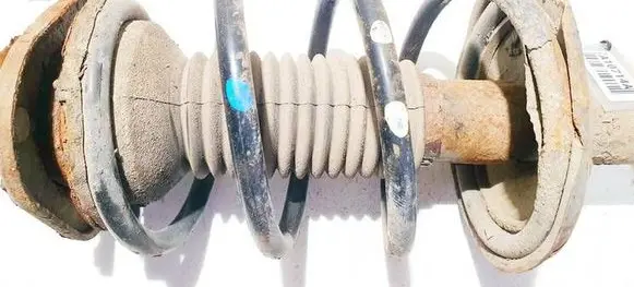 Toyota Avensis T250 Front coil spring 