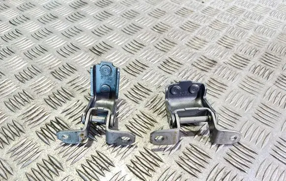 Suzuki SX4 S-Cross Rear door hinge set 