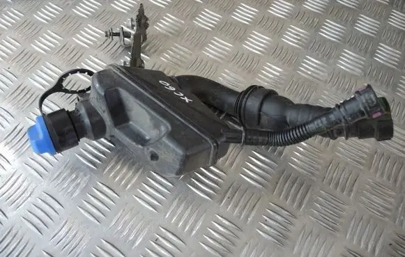 Volvo XC60 AdBlue liquid reservoir 