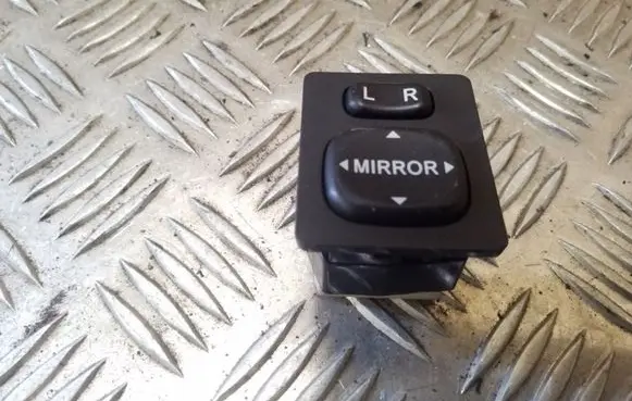 Toyota Avensis Verso Wing mirror switch 769746B