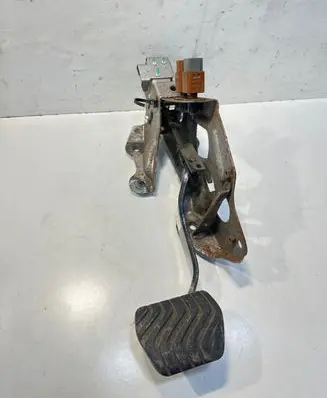 Renault Koleos II Brake pedal 7090341 3A1901