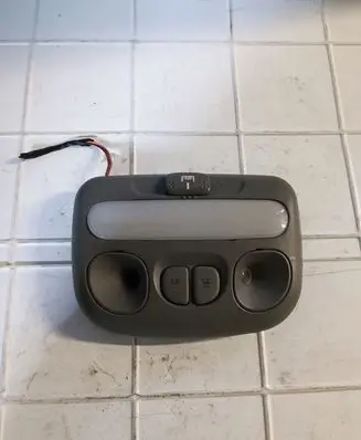 Hyundai H-1, Starex, Satellite Front seat light