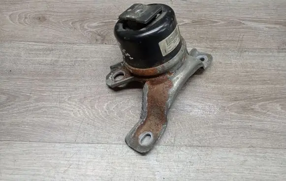 Volvo S80 Engine mount bracket 31257674 6G926F012ED
