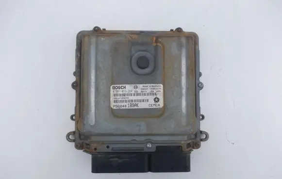 Jeep Grand Cherokee (WK) Engine control unit/module 0281013360 P56044189AK