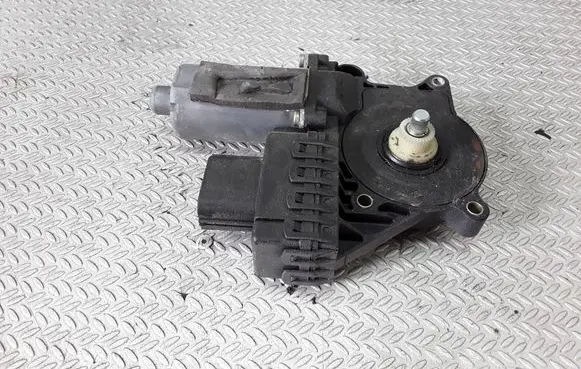 Ford Mondeo Mk III Rear door window regulator motor