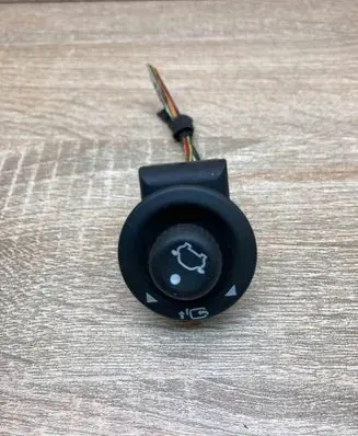 Wing mirror switch