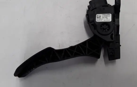 Volvo V60 Accelerator throttle pedal 31329059