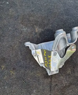 BMW 3 G20 G21 Engine mounting bracket 9895922 19044510