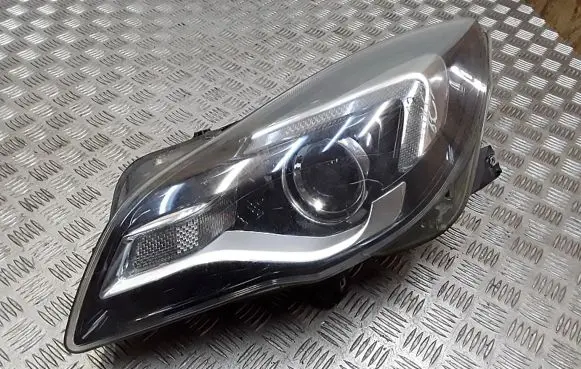 Opel Insignia A Headlight/headlamp 13409908