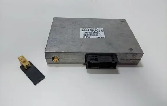 Audi A4 S4 B7 8E 8H Bluetooth control unit module 8P0862335M