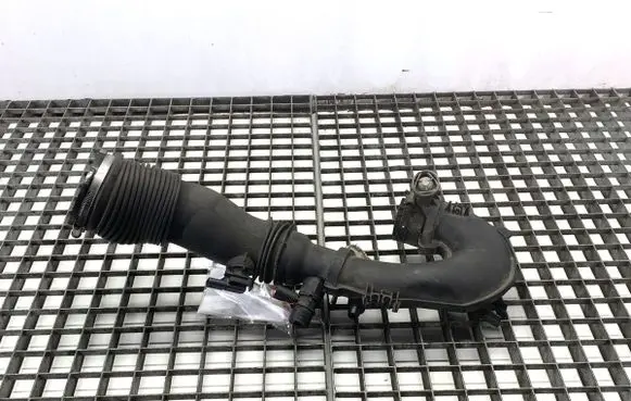 Mercedes-Benz A W176 Air intake hose/pipe A2700901029