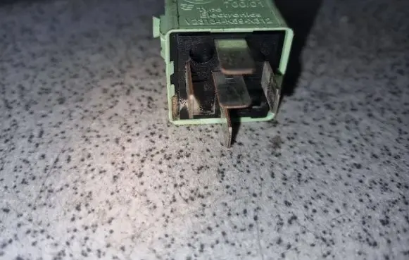BMW 5 E39 Other relay 8373700