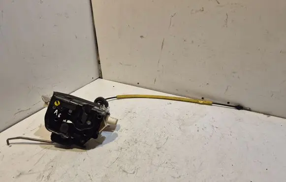 Audi A6 S6 C6 4F Rear door lock 4F0839015