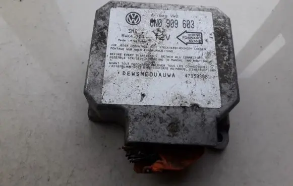 Seat Toledo I (1L) Airbag control unit/module 6N0909603 5WK4137