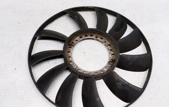 Volkswagen PASSAT B5.5 Fan impeller 058121301B