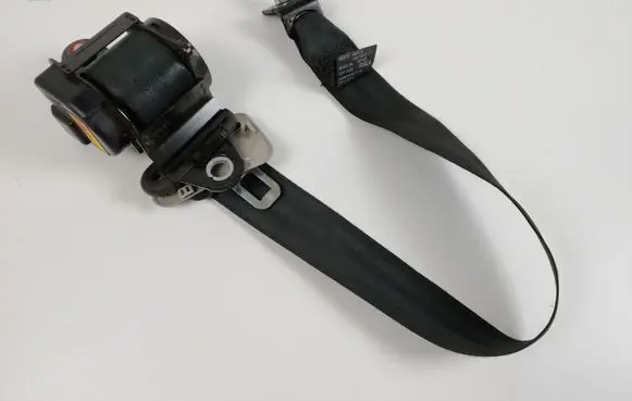 SsangYong Rexton I Third row seat belt 7564108006