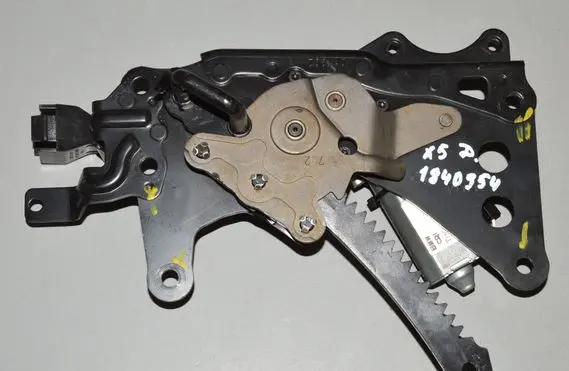 BMW X5 E53 Seat adjustment motor 8258746