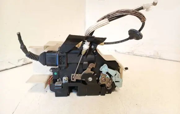 Porsche Cayenne (9PA) Front door lock 7L0837090