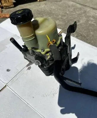 Dacia Sandero II Power steering pump 491101292R