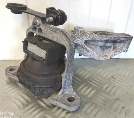 Opel Vivaro Engine mount bracket 12841371R 1K2841371B