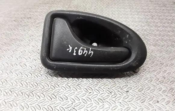 Iveco Daily 35.8 - 9 Front door interior handle 770083078