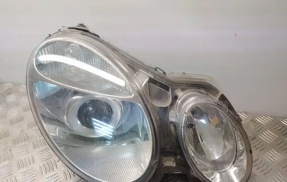 Mercedes-Benz E W210 Headlight/headlamp