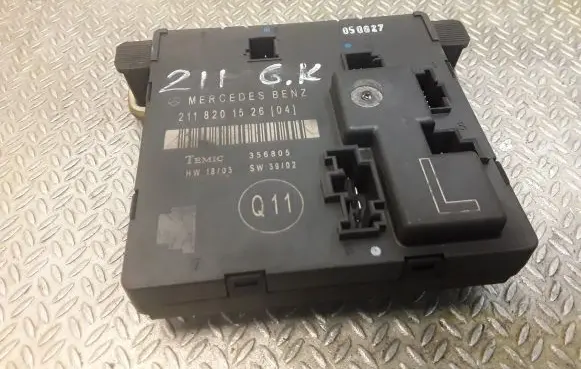 Mercedes-Benz E W211 Door control unit/module 2118201526 A2118201526