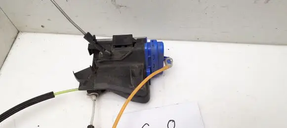 Audi A3 S3 8L Rear door lock 8D0839016A